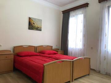 Фото номера Трехместный номер Делюкс Гостевой дом TEMO GUEST HOUSE 10 г. Батуми 7