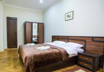 Фото номера Стандартный трехместный номер Отель Hotel Cattaleya г. Батуми 27