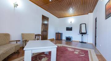 Фото номера Стандартный трехместный номер Отель Hotel Cattaleya г. Батуми 25