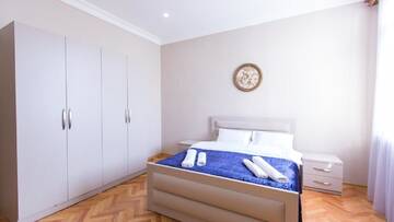 Фото номера Четырехместный номер с балконом Отель Hotel Cattaleya г. Батуми 4