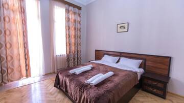 Фото номера Стандартный трехместный номер Отель Hotel Cattaleya г. Батуми 6