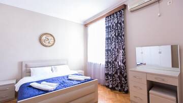 Фото номера Стандартный трехместный номер Отель Hotel Cattaleya г. Батуми 22