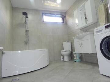Фото номера Трехместный номер с ванной комнатой Гостевой дом Guest House on Angisa г. Батуми 21