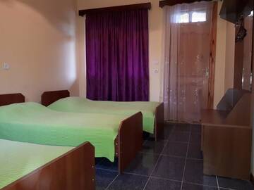 Фото номера Классический трехместный номер Гостевой дом Guest house LIA г. Батуми 6