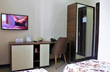 Фото номера Двухместный номер с 2 отдельными кроватями Отель Hotel Park г. Батуми 3