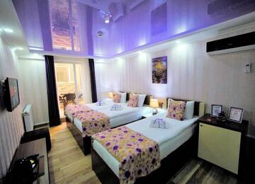 Фото номера Трехместный номер Отель Hotel Park г. Батуми 4