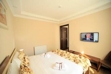 Фото номера Люкс с кроватью размера «king-size» Отель Hotel Park г. Батуми 5