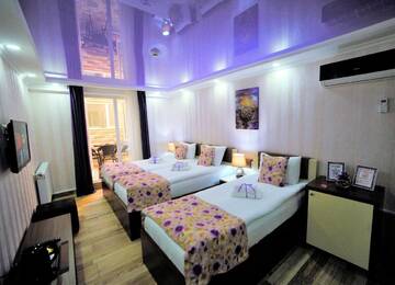 Фото номера Трехместный номер Отель Hotel Park г. Батуми 2