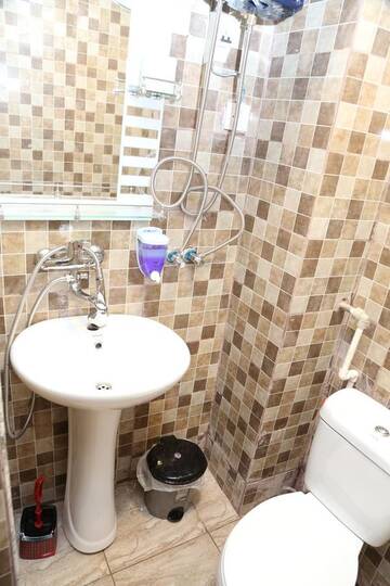 Фото номера Двухместный номер с 2 отдельными кроватями Гостевой дом Guesthouse in Batumi г. Батуми 7