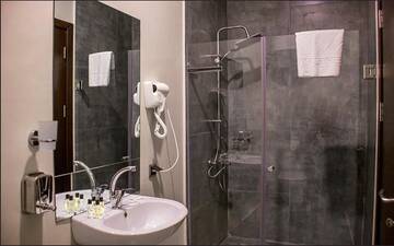 Фото номера Бюджетный одноместный номер Отель Legend Business Hotel Batumi г. Батуми 11