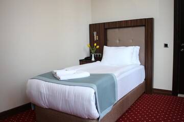 Фото номера Бюджетный одноместный номер Отель Legend Business Hotel Batumi г. Батуми 7