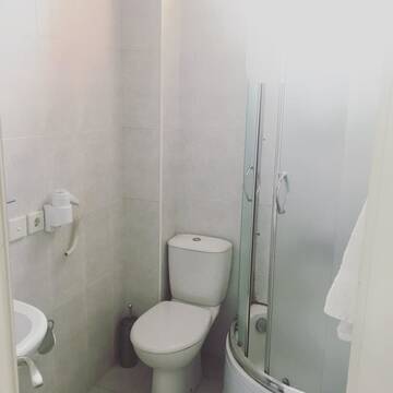Фото номера Двухместный номер с 2 двуспальными кроватями Отель Richeuli Villa г. Батуми 5