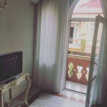 Фото номера Двухместный номер с 1 кроватью и балконом Отель Richeuli Villa г. Батуми 5