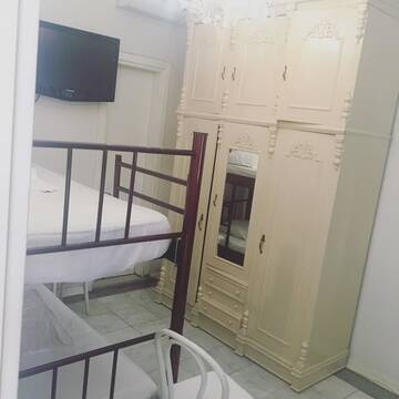 Фото номера Кровать в общем 6-местном номере для мужчин и женщин Отель Richeuli Villa г. Батуми 6