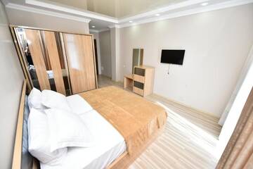 Фото номера Стандартный двухместный номер с 2 отдельными кроватями Отель Hotel Skyline Batumi г. Батуми 7