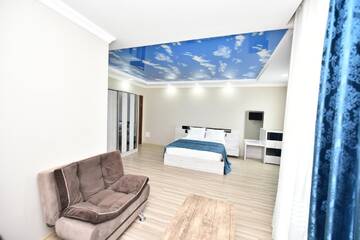 Фото номера Полулюкс Отель Hotel Skyline Batumi г. Батуми 9
