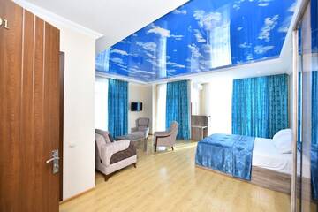 Фото номера Полулюкс Отель Hotel Skyline Batumi г. Батуми 6