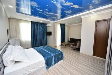 Фото номера Полулюкс Отель Hotel Skyline Batumi г. Батуми 4