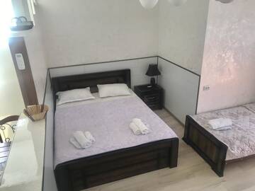 Фото номера Четырехместный номер &quot;Комфорт&quot; Мини-отель Sweet Home at Ninoshvili 3 г. Батуми 3