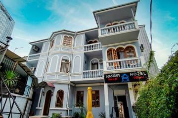 Фото номера Четырехместный номер &quot;Комфорт&quot; Мини-отель Sweet Home at Ninoshvili 3 г. Батуми 30
