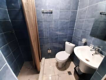 Фото номера Двухместный номер с 2 отдельными кроватями и собственной ванной комнатой Гостевой дом Pavillion Guest House г. Батуми 5