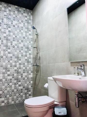 Фото номера Двухместный номер Делюкс с 1 кроватью Гостевой дом #HOME-11 г. Батуми 32
