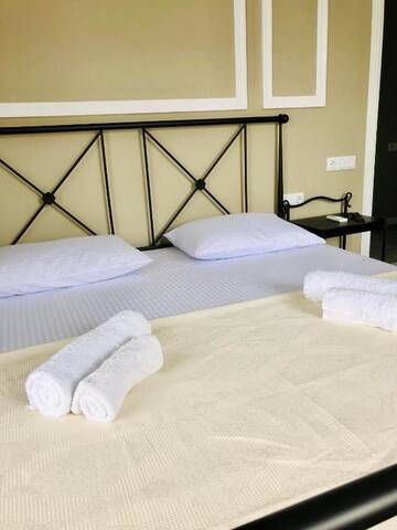 Фото номера Двухместный номер Делюкс с 1 кроватью Гостевой дом #HOME-11 г. Батуми 33