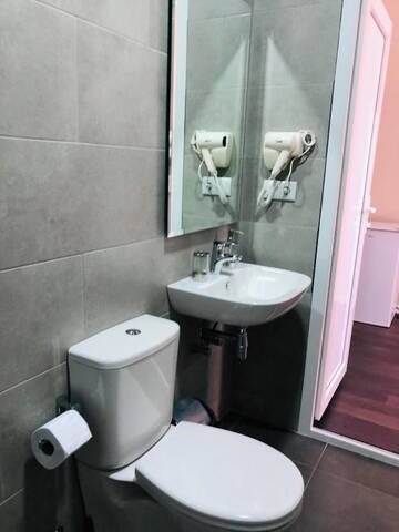 Фото номера Двухместный номер Делюкс с 1 кроватью Гостевой дом #HOME-11 г. Батуми 31