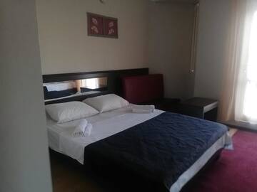 Фото номера Трехместный номер с балконом Отель Terrace г. Батуми 10