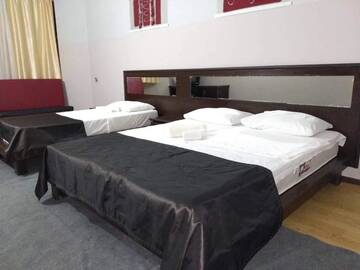 Фото номера Бюджетный трехместный номер Отель Terrace г. Батуми 2