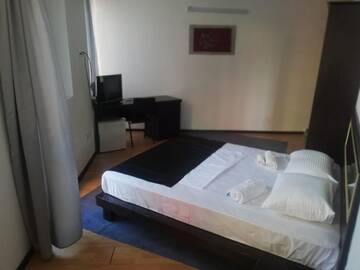 Фото номера Двухместный номер с 1 кроватью и балконом Отель Terrace г. Батуми 3