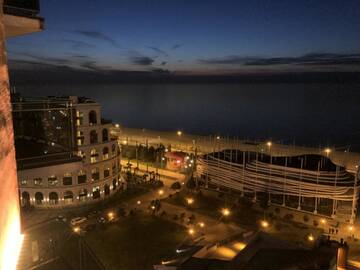 Фото номера Апартаменты с 1 спальней Апарт-отели BLACK SEA SIDE APARTMENTS г. Батуми 2