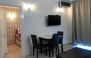 Фото номера Апартаменты с 1 спальней Апарт-отели BLACK SEA SIDE APARTMENTS г. Батуми 3