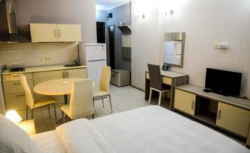Фото номера Апартаменты-студио Апарт-отели BLACK SEA SIDE APARTMENTS г. Батуми 4