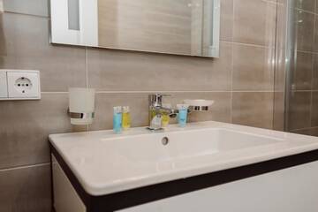 Фото номера Двухместный номер с 1 кроватью, вид на сад Отель Boulevard Hotel Batumi г. Батуми 7