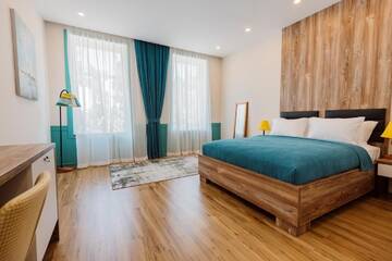 Фото номера Номер с кроватью размера &quot;queen-size&quot; и видом на сад Отель Boulevard Hotel Batumi г. Батуми 3
