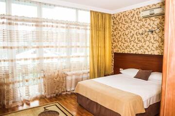 Фото номера Люкс Отель Hotel Istanbul г. Батуми 3