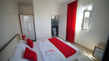 Фото номера Двухместный номер с 1 кроватью и балконом Гостевой дом Nikas Guest House г. Батуми 5