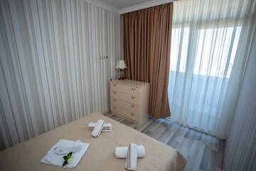 Фото номера Улучшенный семейный номер Отели типа «постель и завтрак» APART HOTEL ORBI RESIDENCE г. Батуми 6