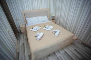 Фото номера Улучшенный семейный номер Отели типа «постель и завтрак» APART HOTEL ORBI RESIDENCE г. Батуми 7