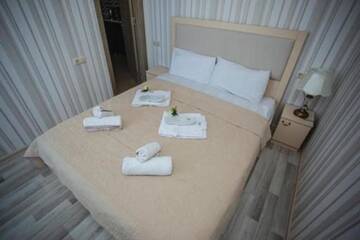 Фото номера Улучшенный семейный номер Отели типа «постель и завтрак» APART HOTEL ORBI RESIDENCE г. Батуми 8