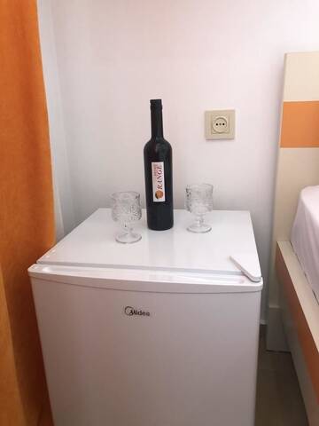 Фото номера Двухместный номер с 1 кроватью и балконом Отель Orange Home Hotel г. Батуми 10