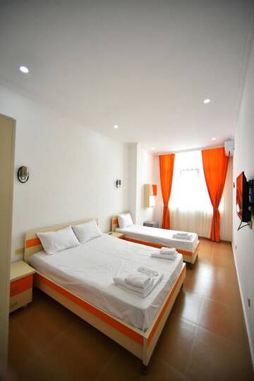 Фото номера Стандартный двухместный номер с 1 кроватью Отель Orange Home Hotel г. Батуми 9