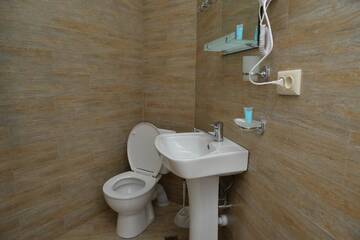 Фото номера Люкс с 1 спальней Отель Orange Home Hotel г. Батуми 6
