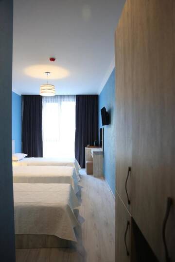 Фото номера Трехместный номер «Комфорт» Отель Hotel Soft г. Батуми 4