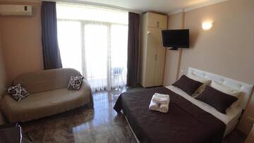 Фото номера Апартаменты с балконом Апарт-отели Sun Apartment Batumi г. Батуми 74