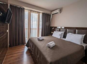 Фото номера Двухместный номер Делюкс с 1 кроватью и видом на море Отель Orbi Beach Tower Hotel Official г. Батуми 5