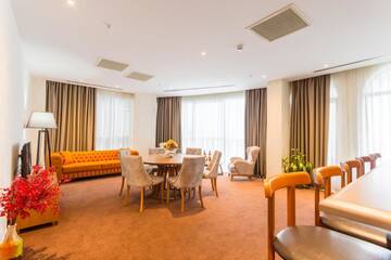 Фото номера Люкс с 3 спальнями Отель The Grand Gloria Hotel г. Батуми 8