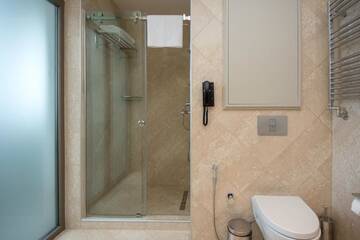 Фото номера Двухместный номер Делюкс с 1 кроватью Отель The Grand Gloria Hotel г. Батуми 5