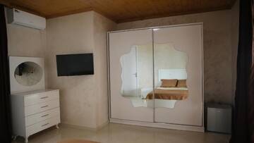Фото номера Двухместный номер Делюкс с 1 кроватью Курортные отели Zelenyi Mys г. Батуми 11